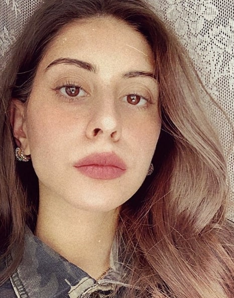 Italian Woman on a Hunt